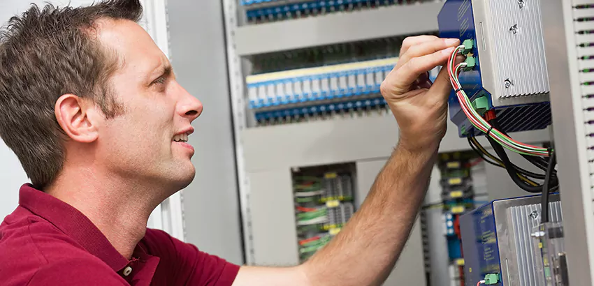 Offshore and Petroleum Facility Electrician in New Smyrna Beach